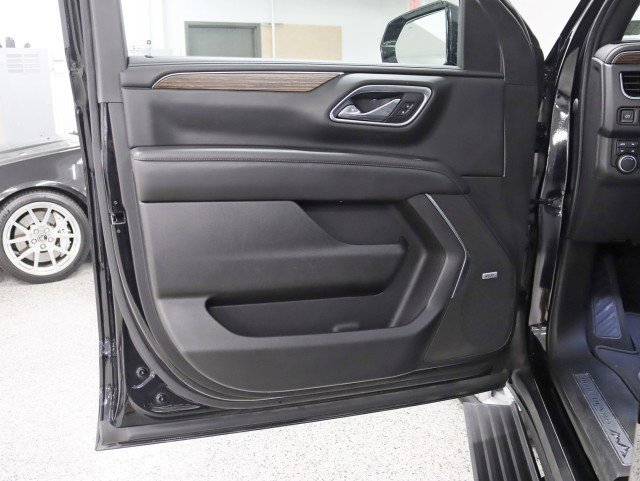 Used 2021 Chevrolet Suburban High Country w/ Premium Package image 36