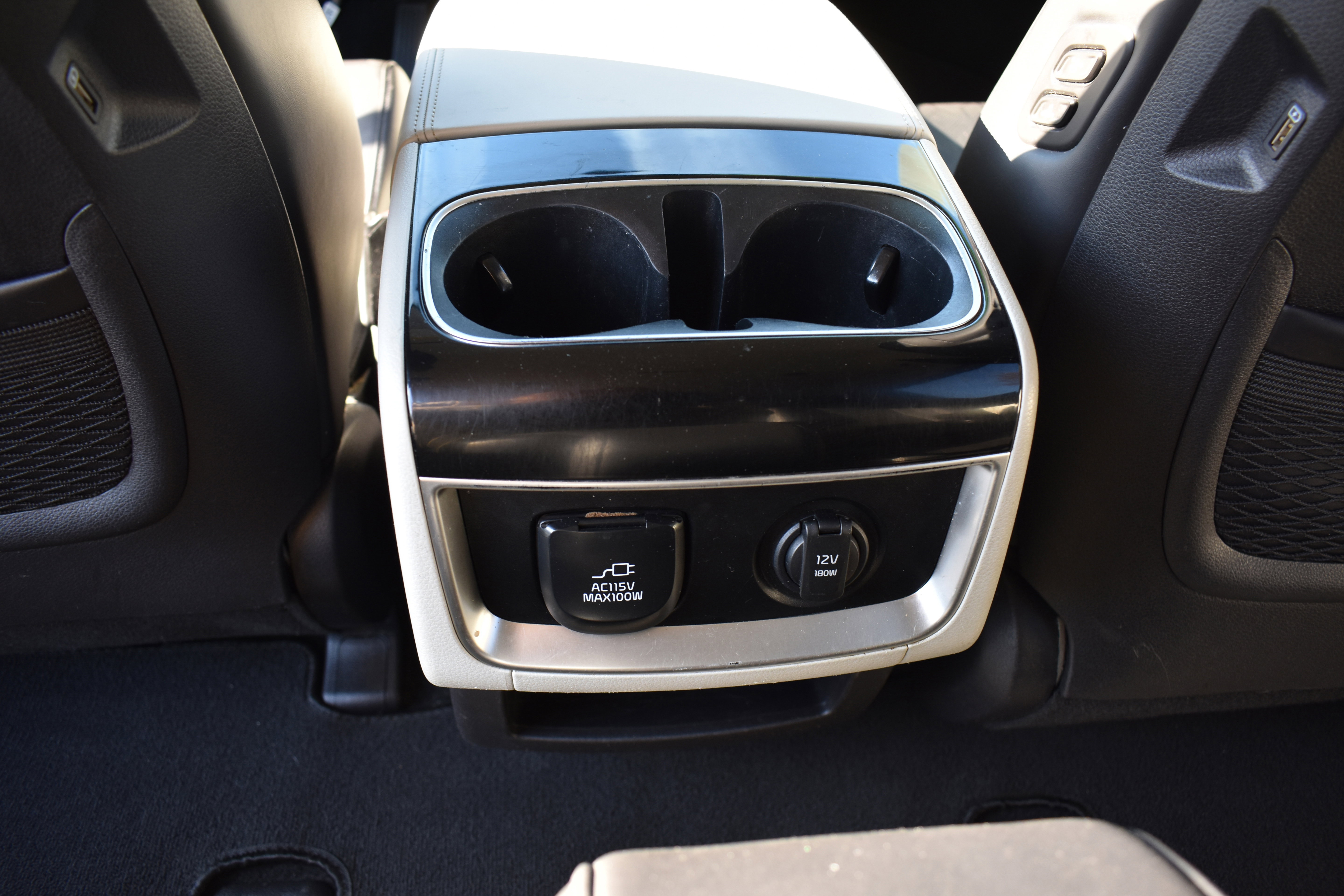 Used 2022 Kia Carnival SX image 31