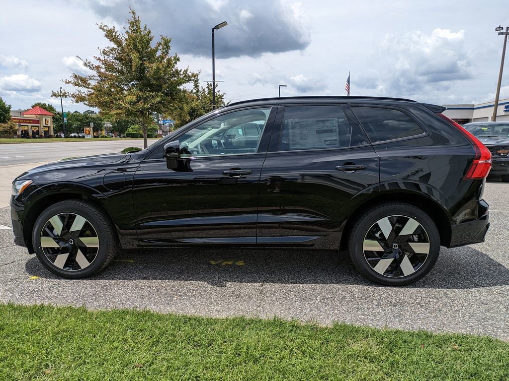 New 2025 Volvo XC60 T8 Plus w/ Protection Package Premier AWD/4WD image 7