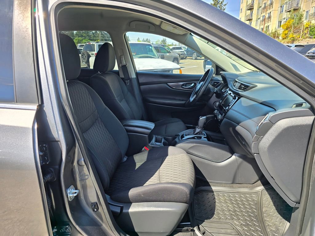 Used 2018 Nissan Rogue SV AWD/4WD image 12