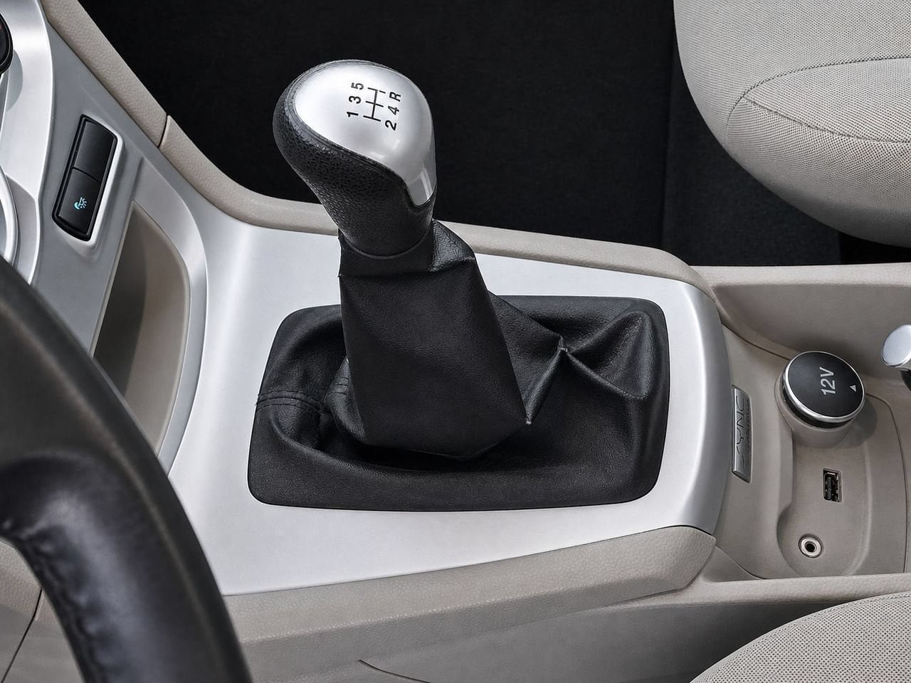 Used 2014 Ford Fiesta SE FWD image 16