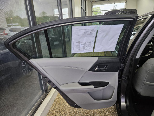 Used 2017 Honda Accord EX-L image 16