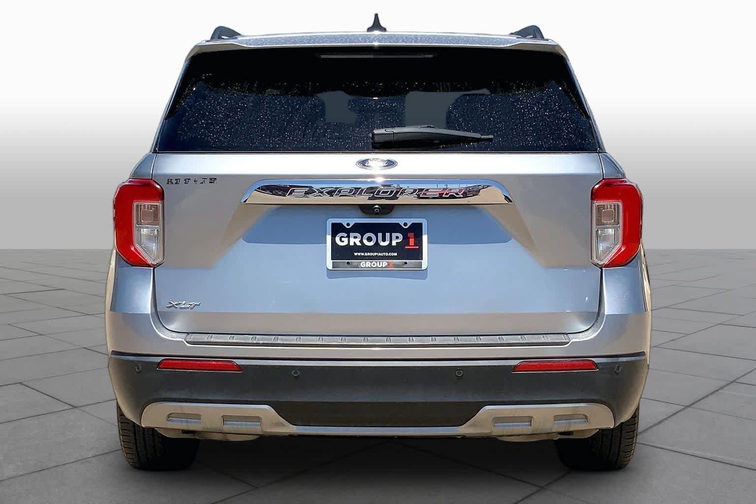 Used 2021 Ford Explorer XLT w/ Equipment Group 202A RWD image 5