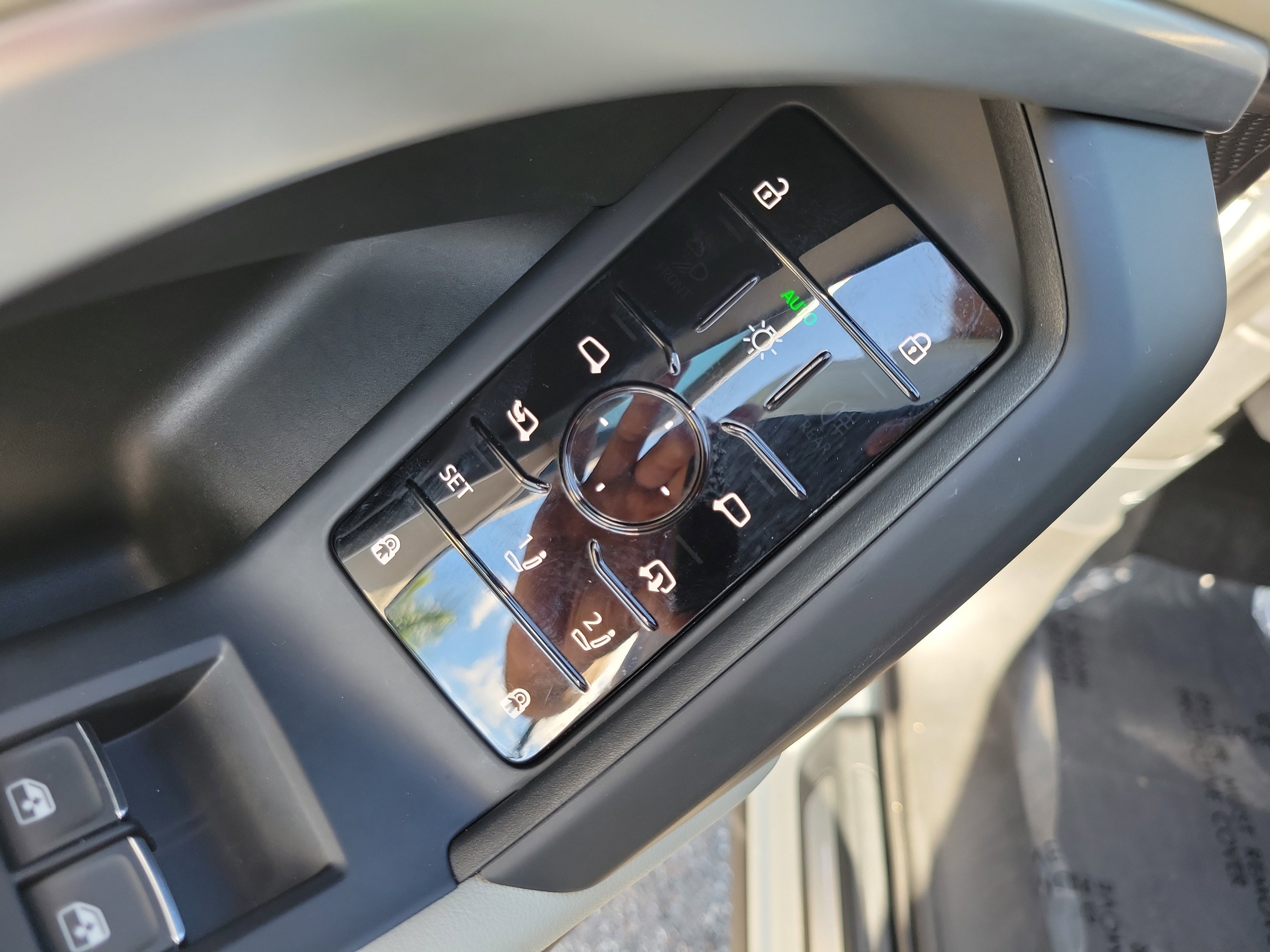 Used 2025 Audi Q5 Premium w/ Convenience Package image 17