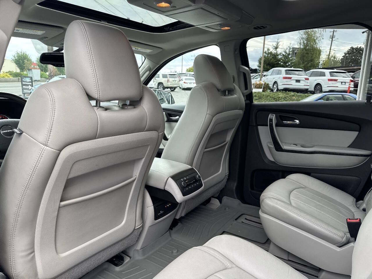 Used 2012 GMC Acadia Denali AWD/4WD image 23