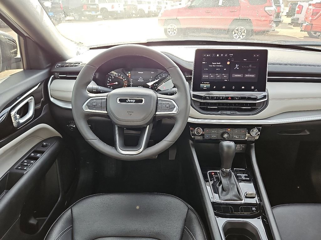 Used 2025 Jeep Compass Limited image 7