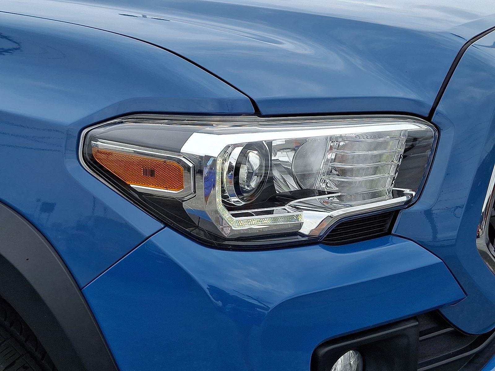 Used 2019 Toyota Tacoma TRD Off-Road AWD/4WD image 9