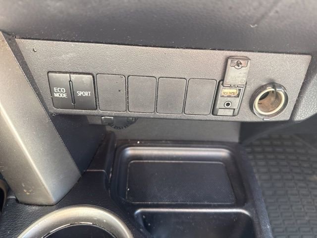 Used 2015 Toyota RAV4 XLE FWD image 21