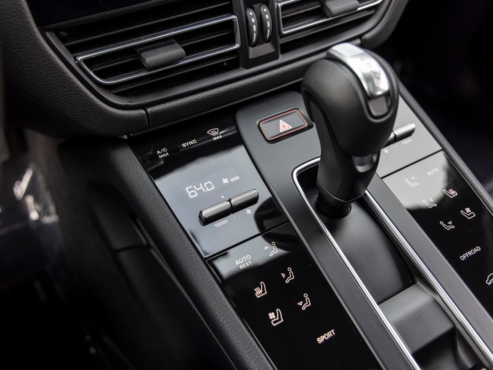 Used 2026 Porsche Macan AWD/4WD image 44