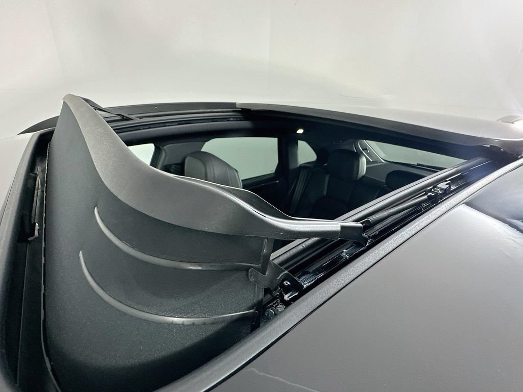 New 2026 Porsche Macan AWD/4WD image 14