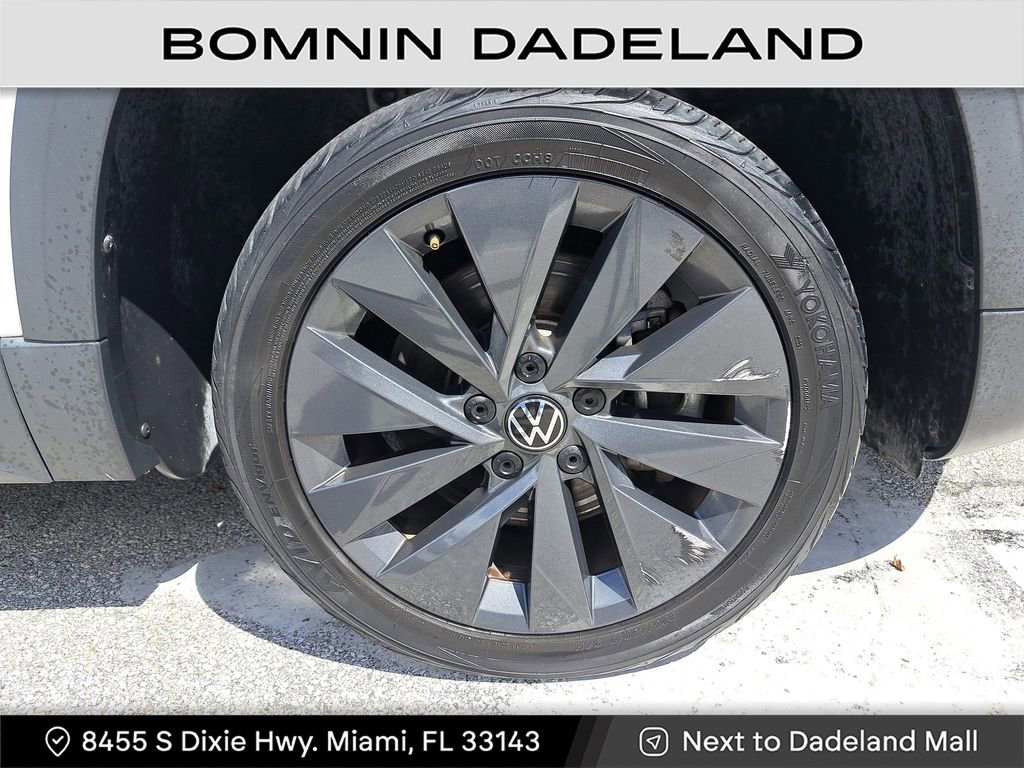 Used 2022 Volkswagen Taos S w/ IQ Drive S Package image 7