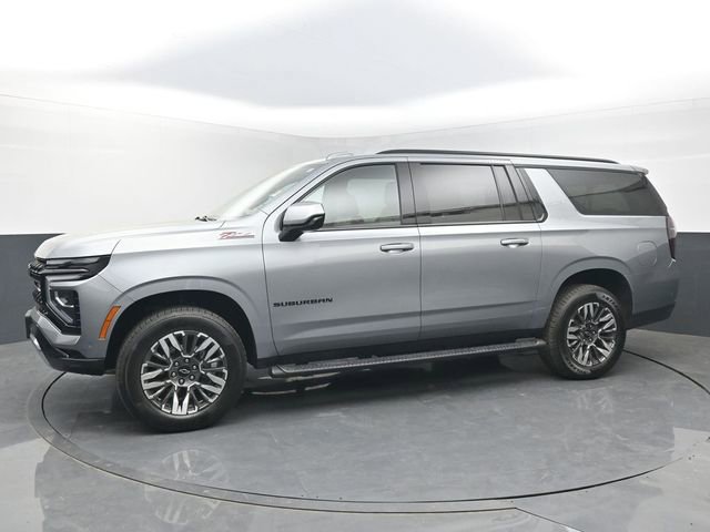 Used 2025 Chevrolet Suburban Z71 image 2