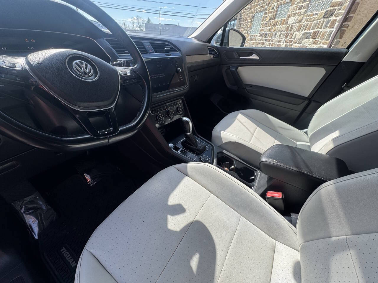 Used 2019 Volkswagen Tiguan SEL AWD/4WD image 35