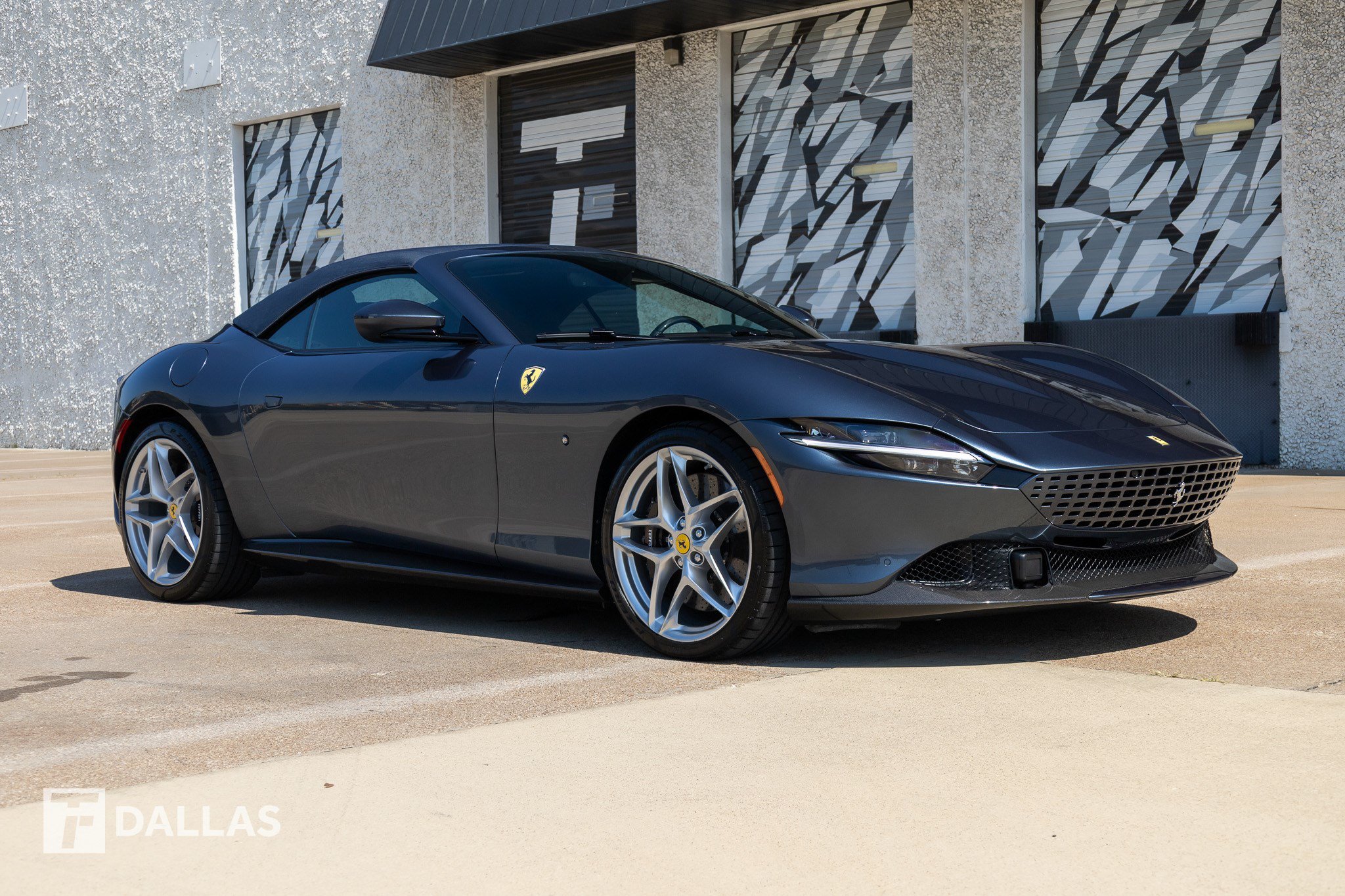 Used 2024 Ferrari Roma Spider RWD image 18
