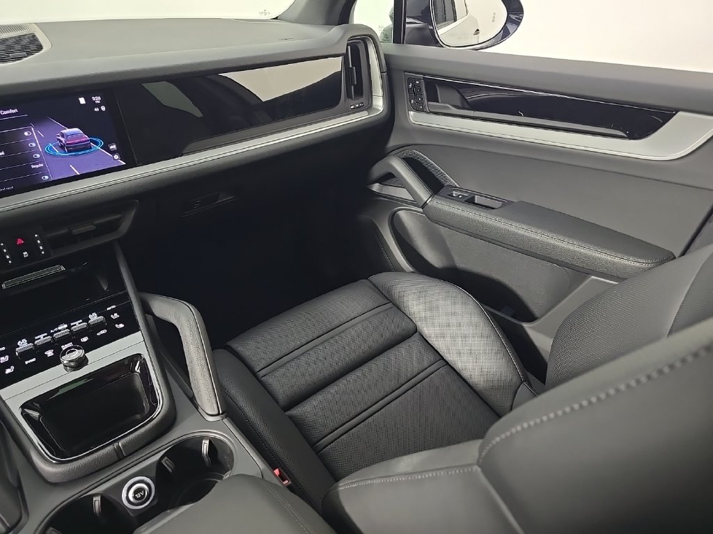 New 2026 Porsche Cayenne AWD/4WD image 24
