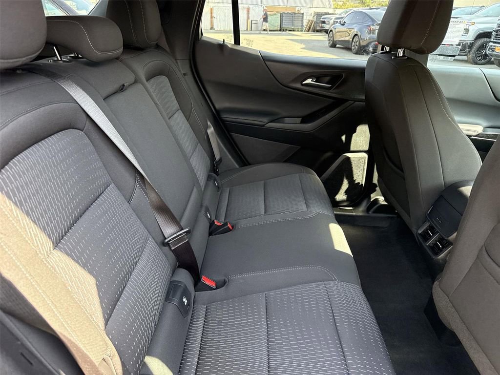 Used 2025 Chevrolet Equinox LT image 24