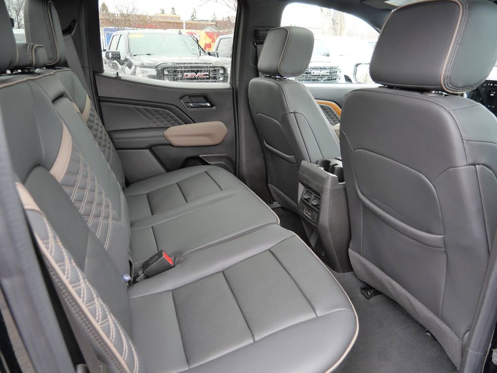 Used 2024 GMC Canyon Denali AWD/4WD image 18