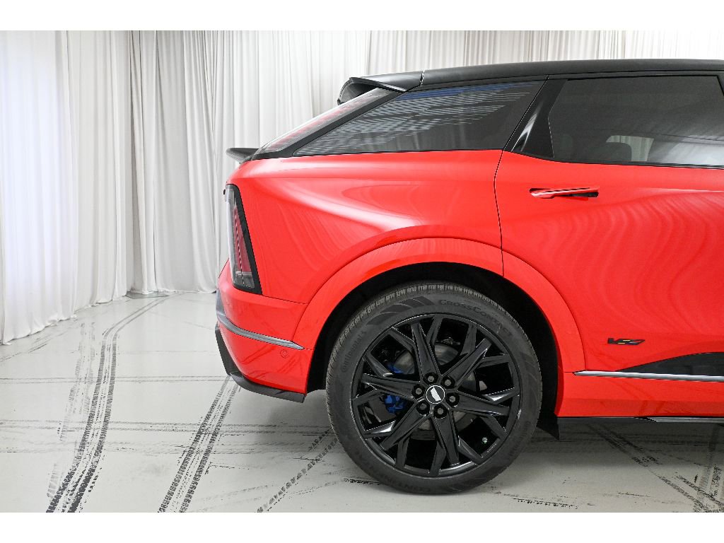 New 2026 Cadillac Optiq V w/ Carbon Fiber Package image 12