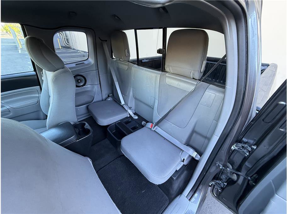 Used 2014 Toyota Tacoma 2WD Access Cab w/ Convenience Package image 16