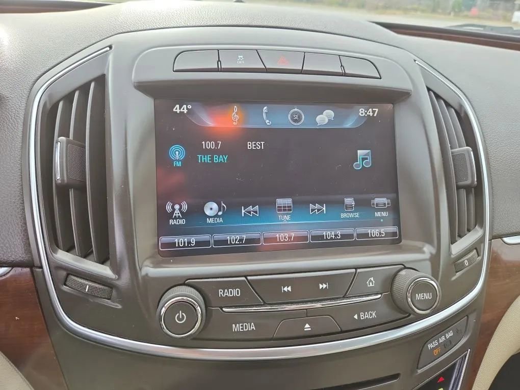 Used 2016 Buick Regal image 9