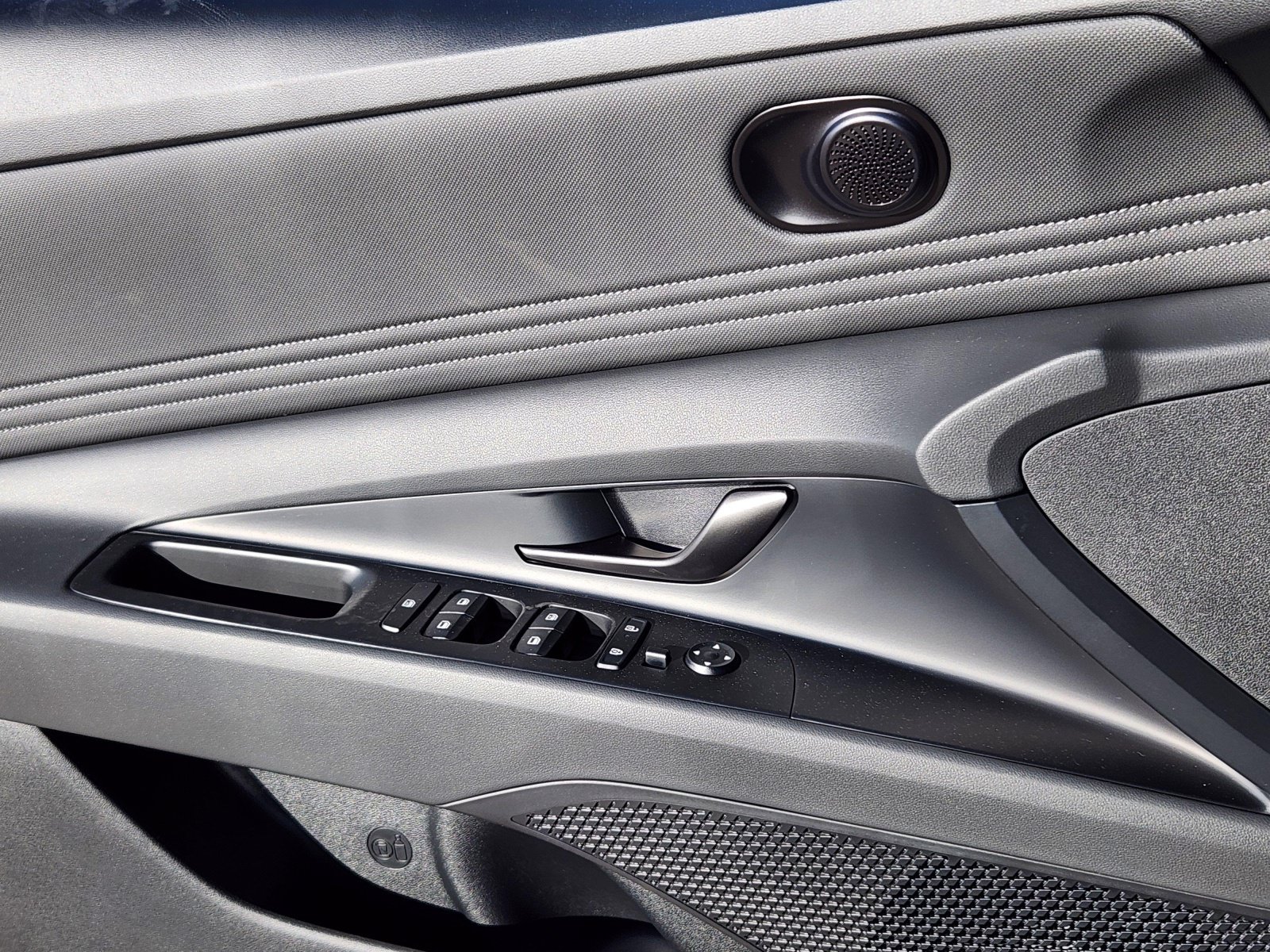 New 2026 Hyundai Elantra SEL Sport Premium FWD image 7