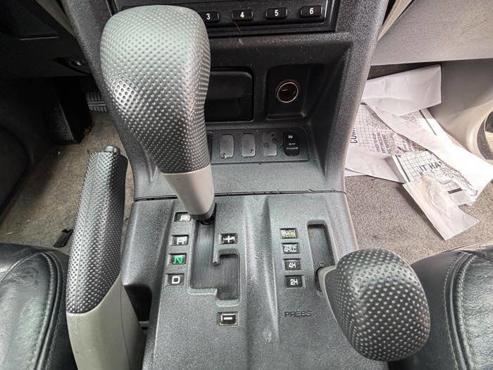 Used 2002 Mitsubishi Montero Limited AWD/4WD image 33