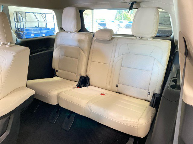 New 2027 Lincoln Navigator Premiere AWD/4WD image 13