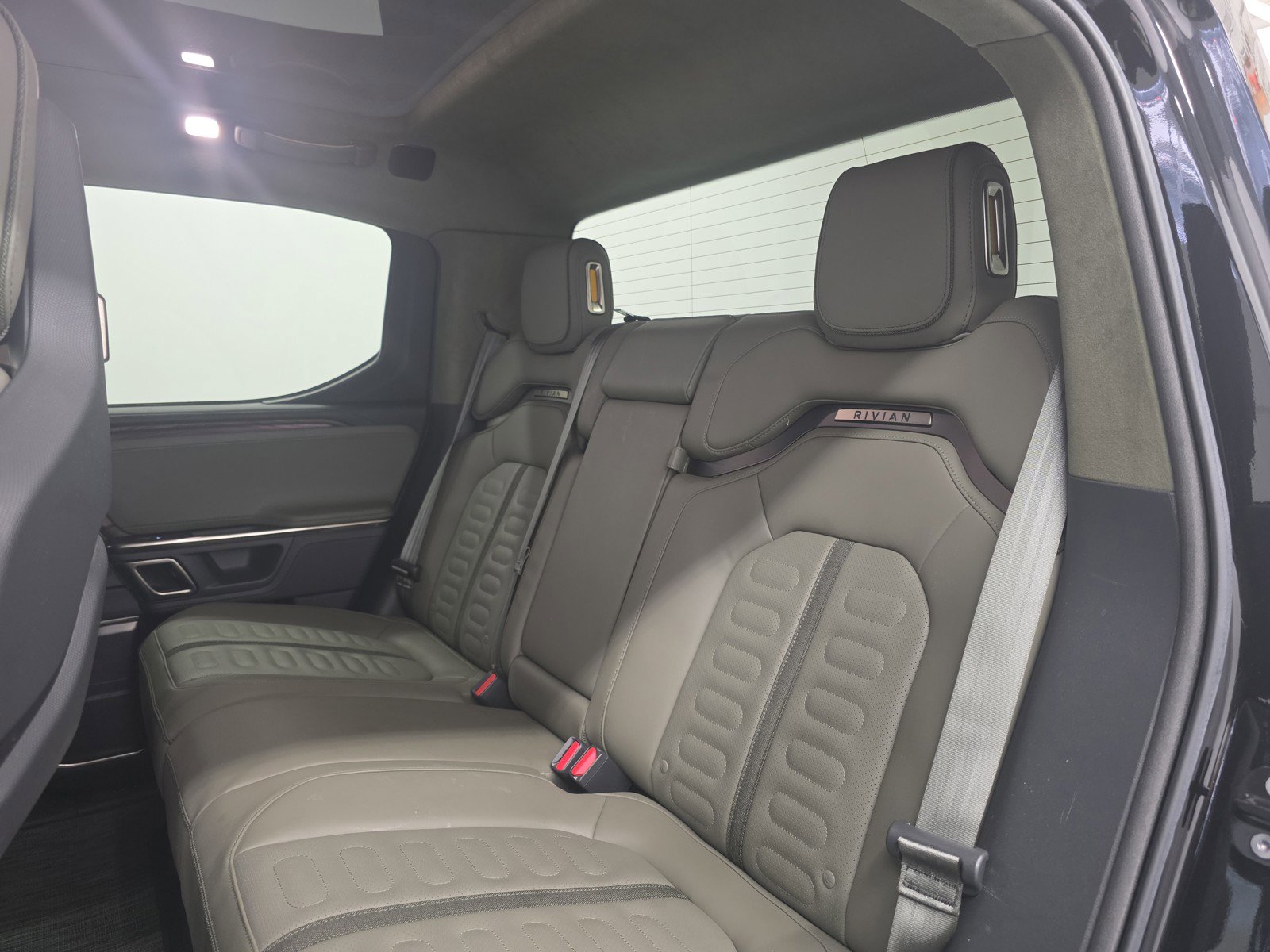 Used 2023 Rivian R1T Adventure AWD/4WD image 21