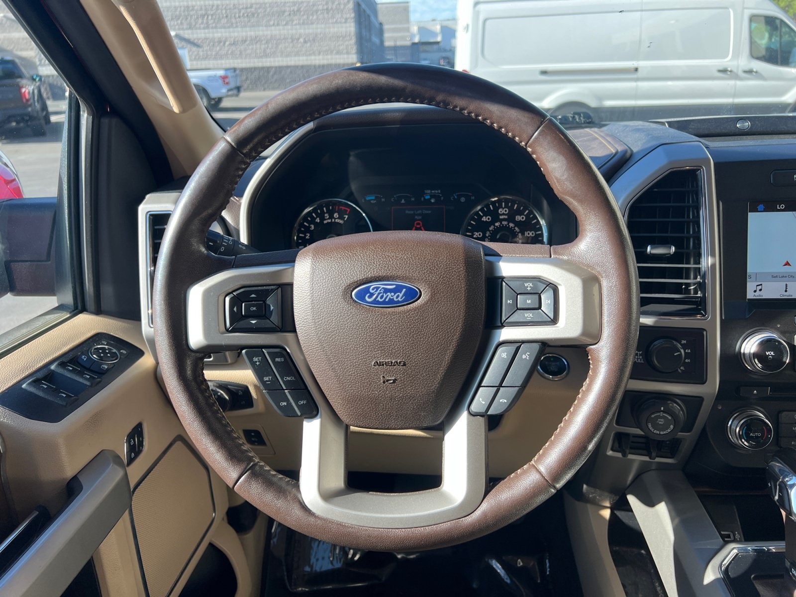 Used 2018 Ford F150 Lariat w/ Equipment Group 502A Luxury AWD/4WD image 9