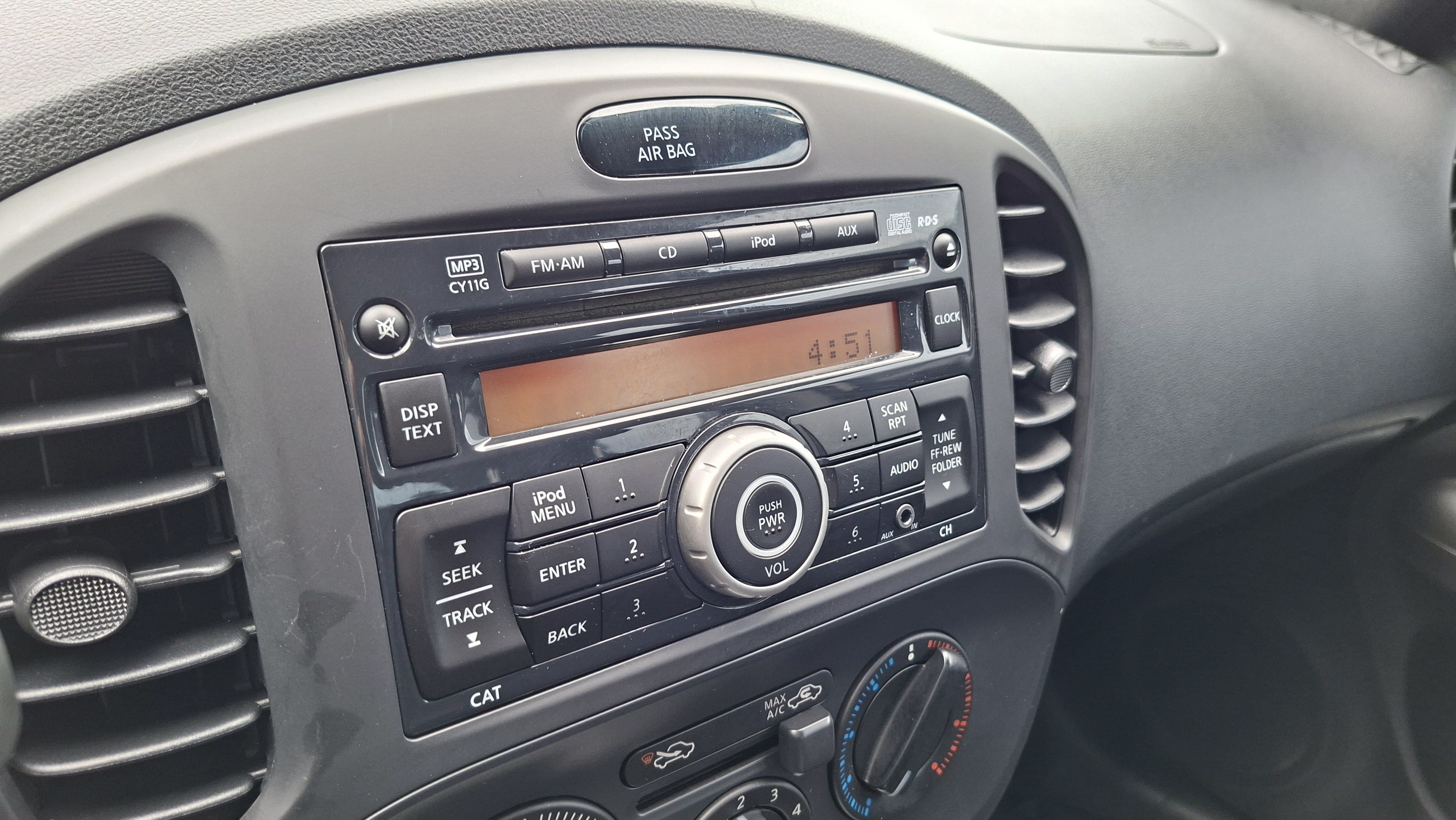 Used 2013 Nissan Juke S FWD image 13