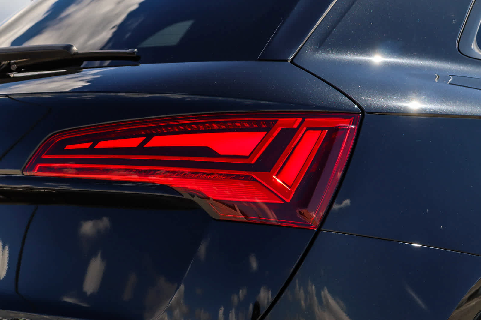 Used 2024 Audi SQ5 Premium Plus w/ Premium Plus Package image 10