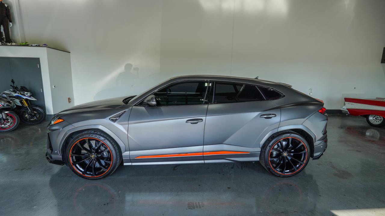 Used 2022 Lamborghini Urus AWD/4WD image 15