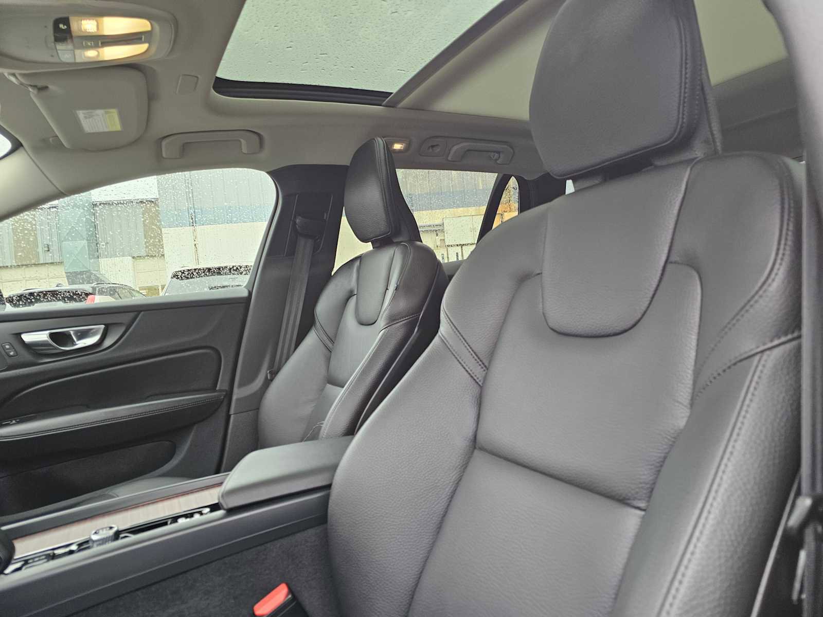 Certified 2025 Volvo V60 B5 Cross Country Plus image 24