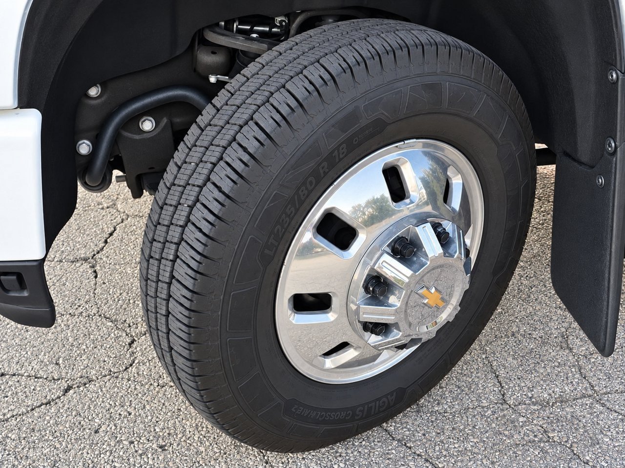 Certified 2024 Chevrolet Silverado 3500 High Country w/ High Country Premium Package AWD/4WD image 15