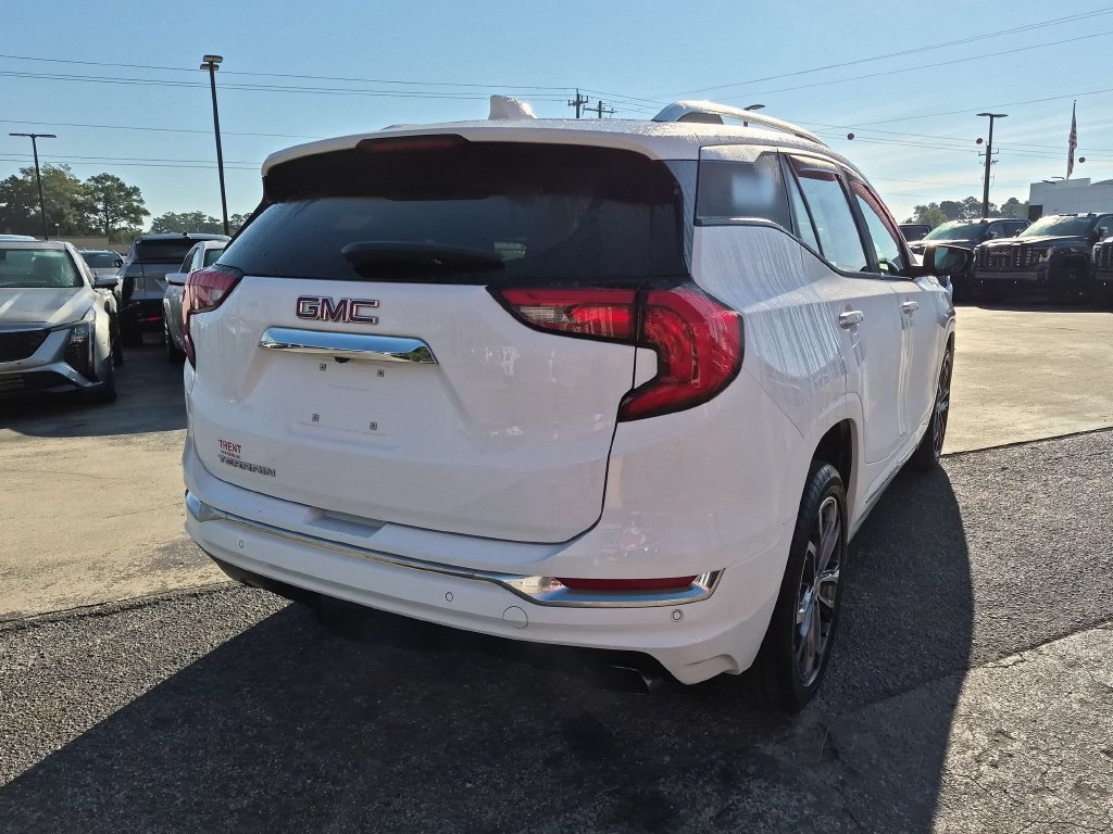 Used 2018 GMC Terrain Denali w/ Driver Alert Package II FWD image 4