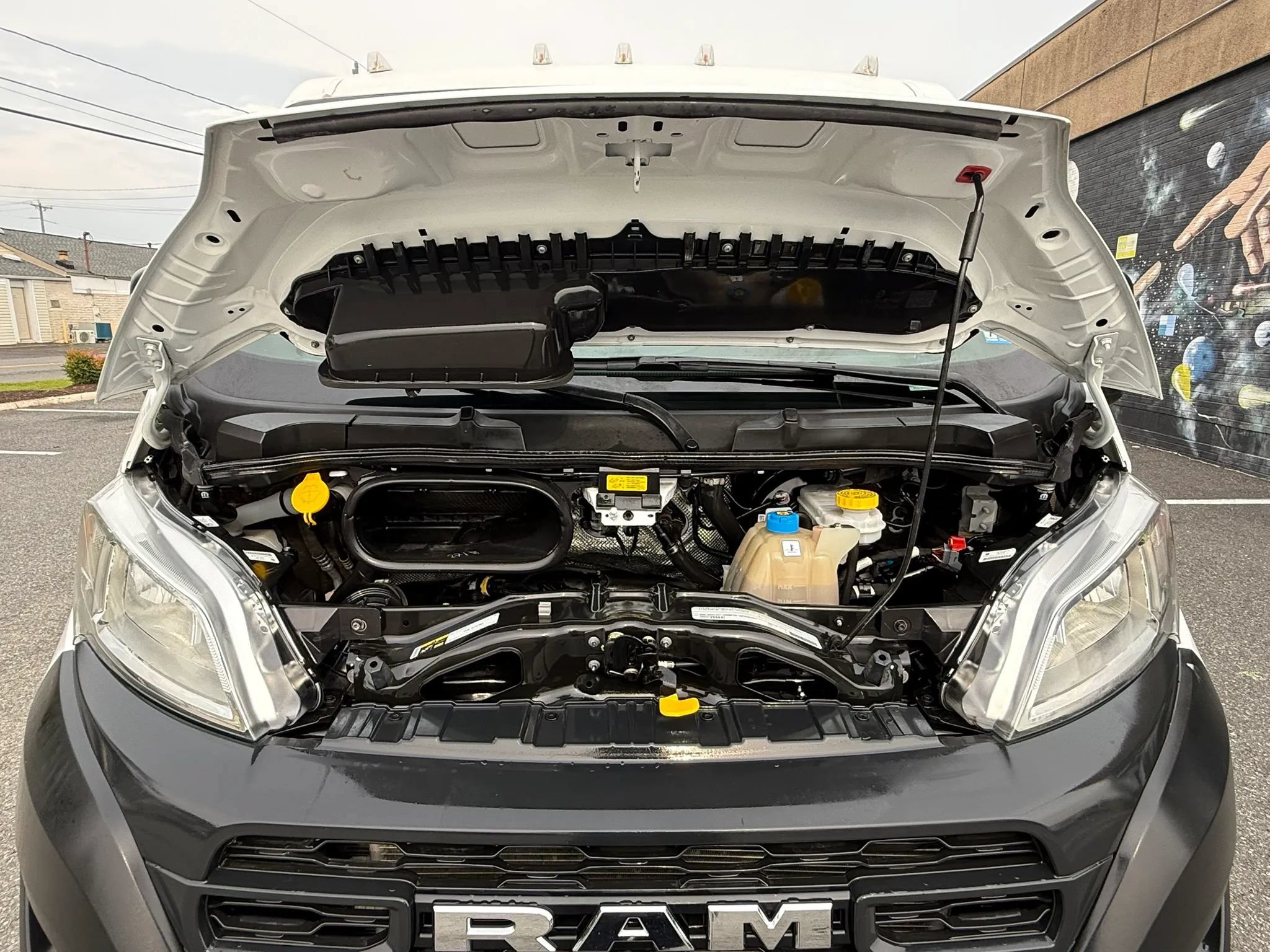 Used 2025 RAM ProMaster 2500 w/ Convenience Group FWD image 14