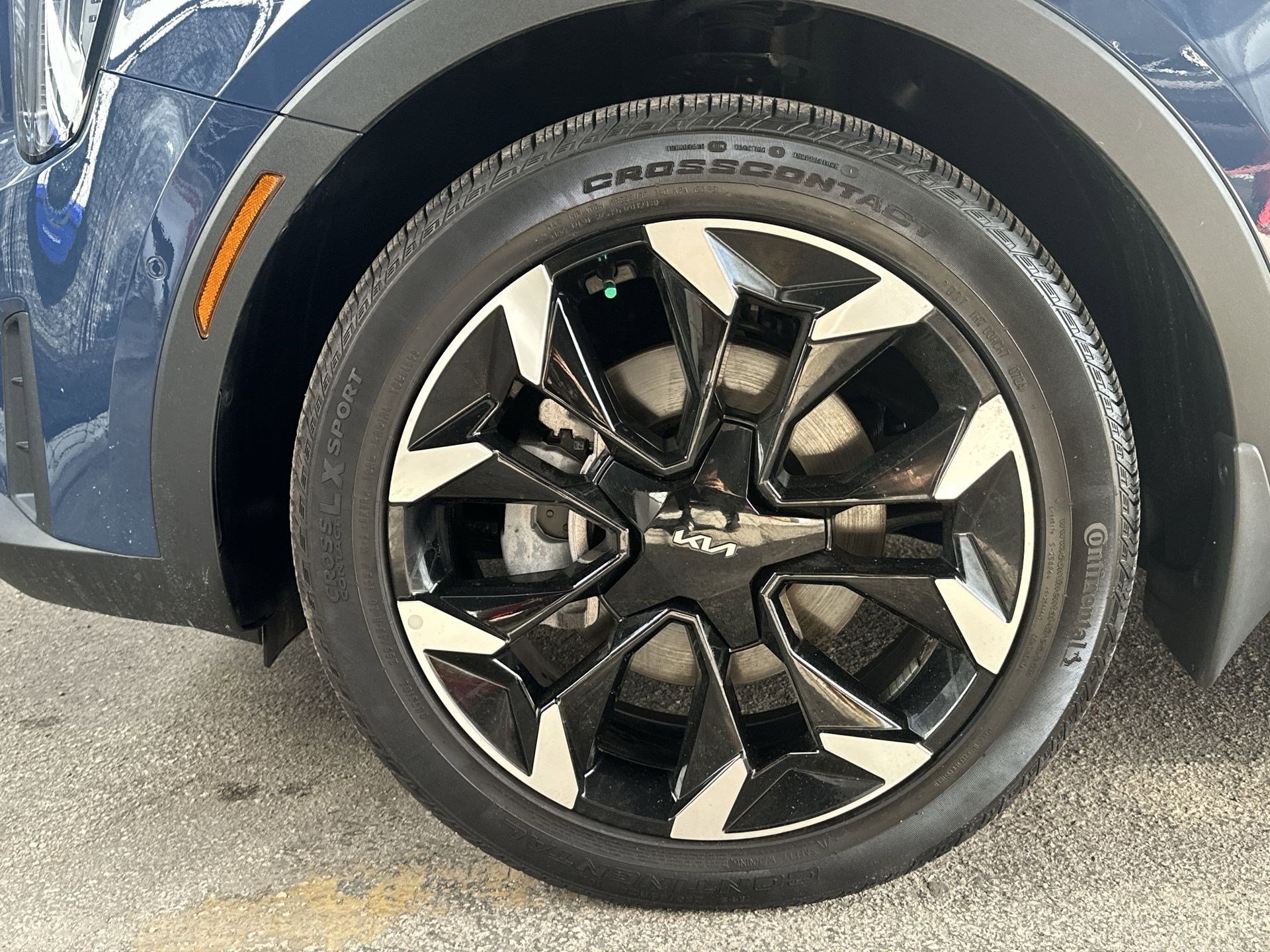 Used 2025 Kia Sorento SX image 19