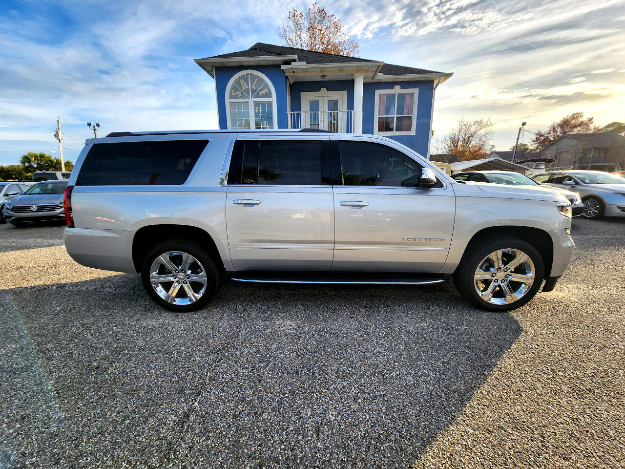 Used 2018 Chevrolet Suburban Premier image 6
