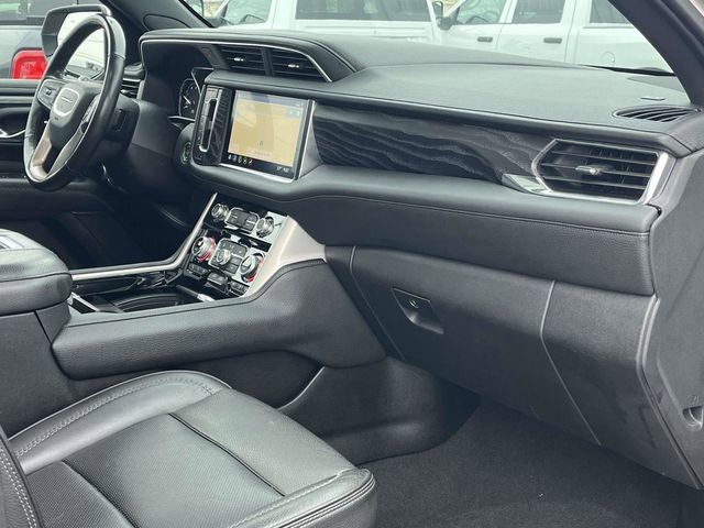 Used 2021 GMC Yukon Denali w/ Denali Premium Package image 28