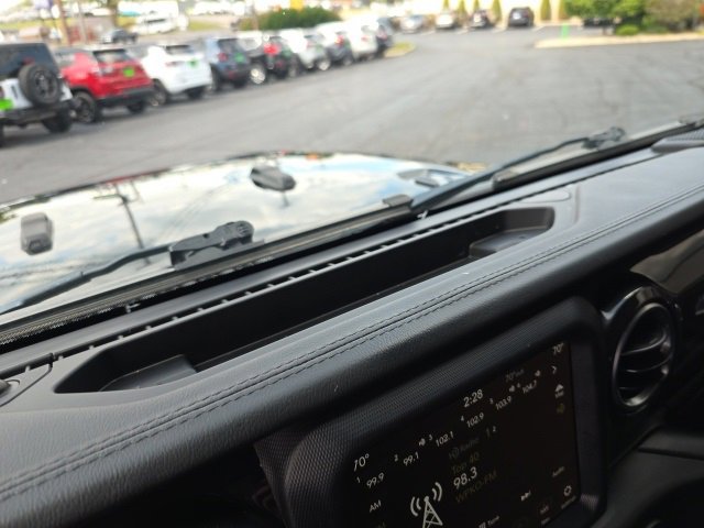 Used 2020 Jeep Wrangler Unlimited Sahara image 20