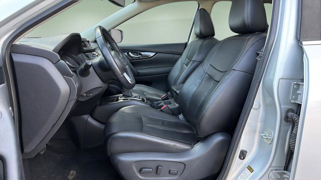 Used 2019 Nissan Rogue SL w/ Premium Package image 20