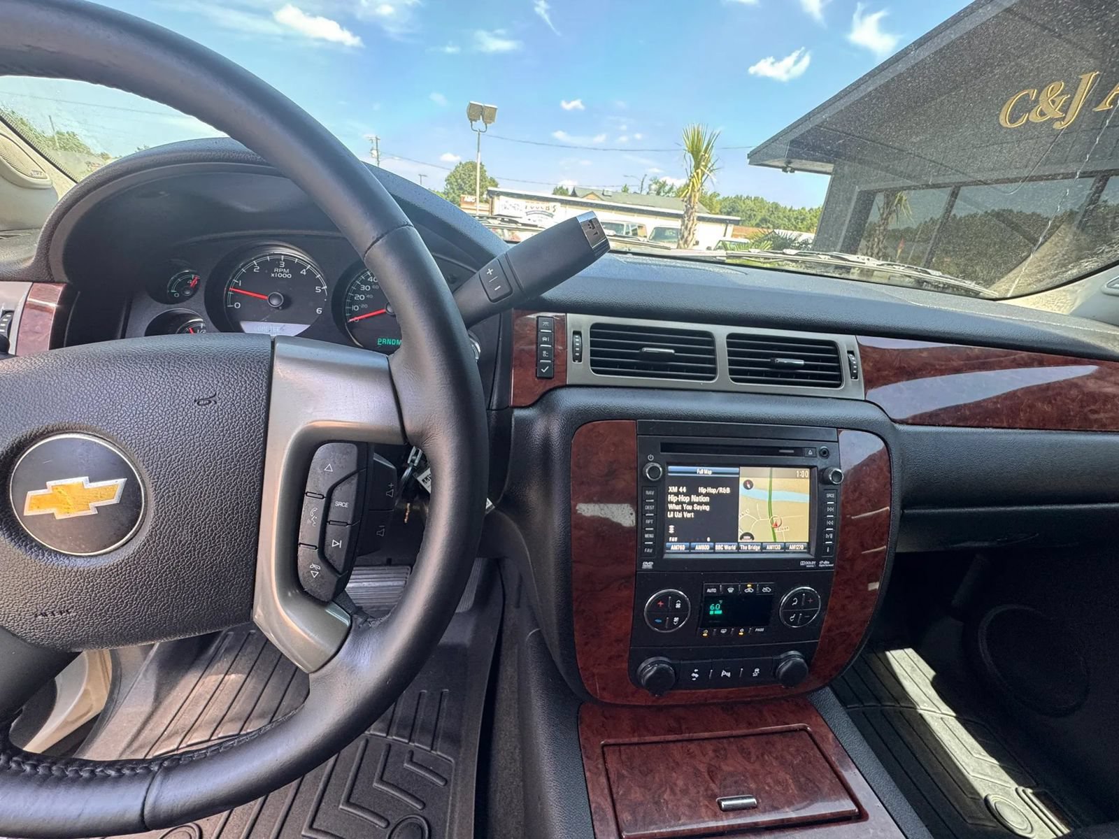 Used 2012 Chevrolet Avalanche LTZ AWD/4WD image 8