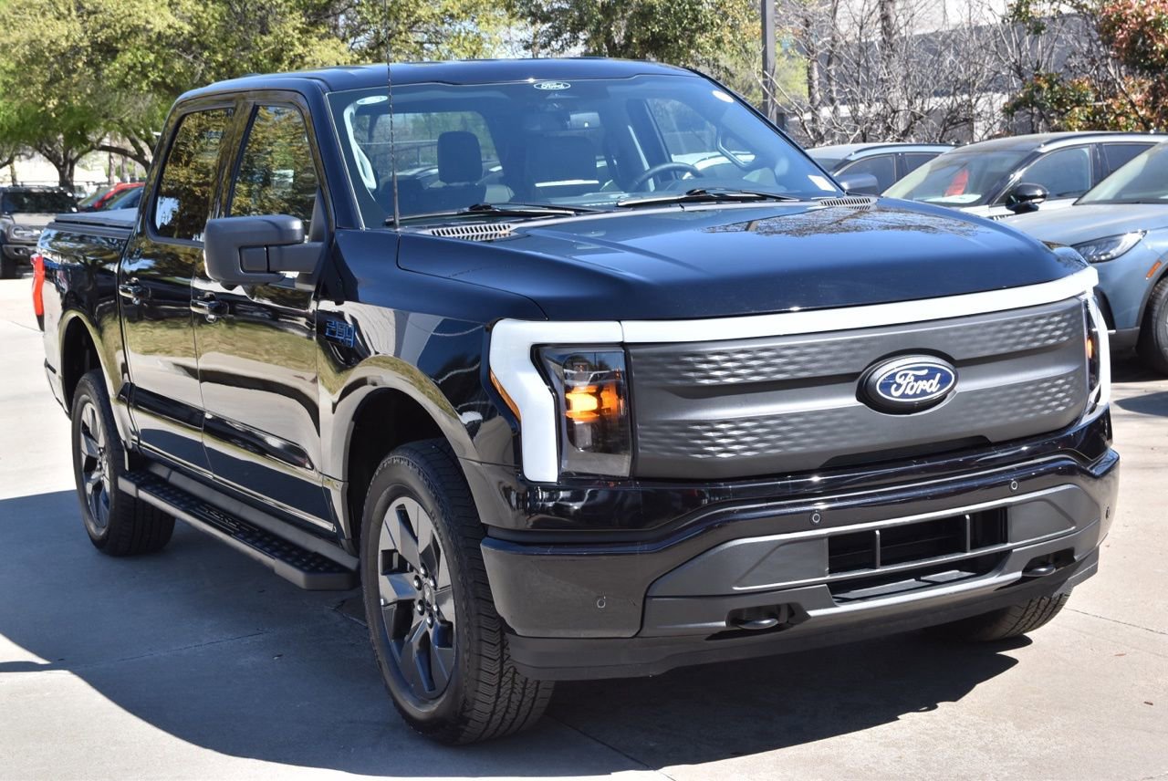 Used 2025 Ford F150 Lightning Flash AWD/4WD image 2