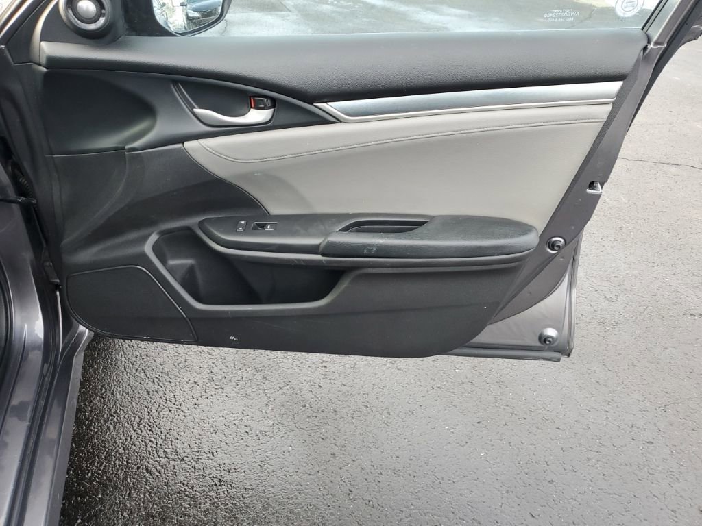 Used 2017 Honda Civic Touring image 32