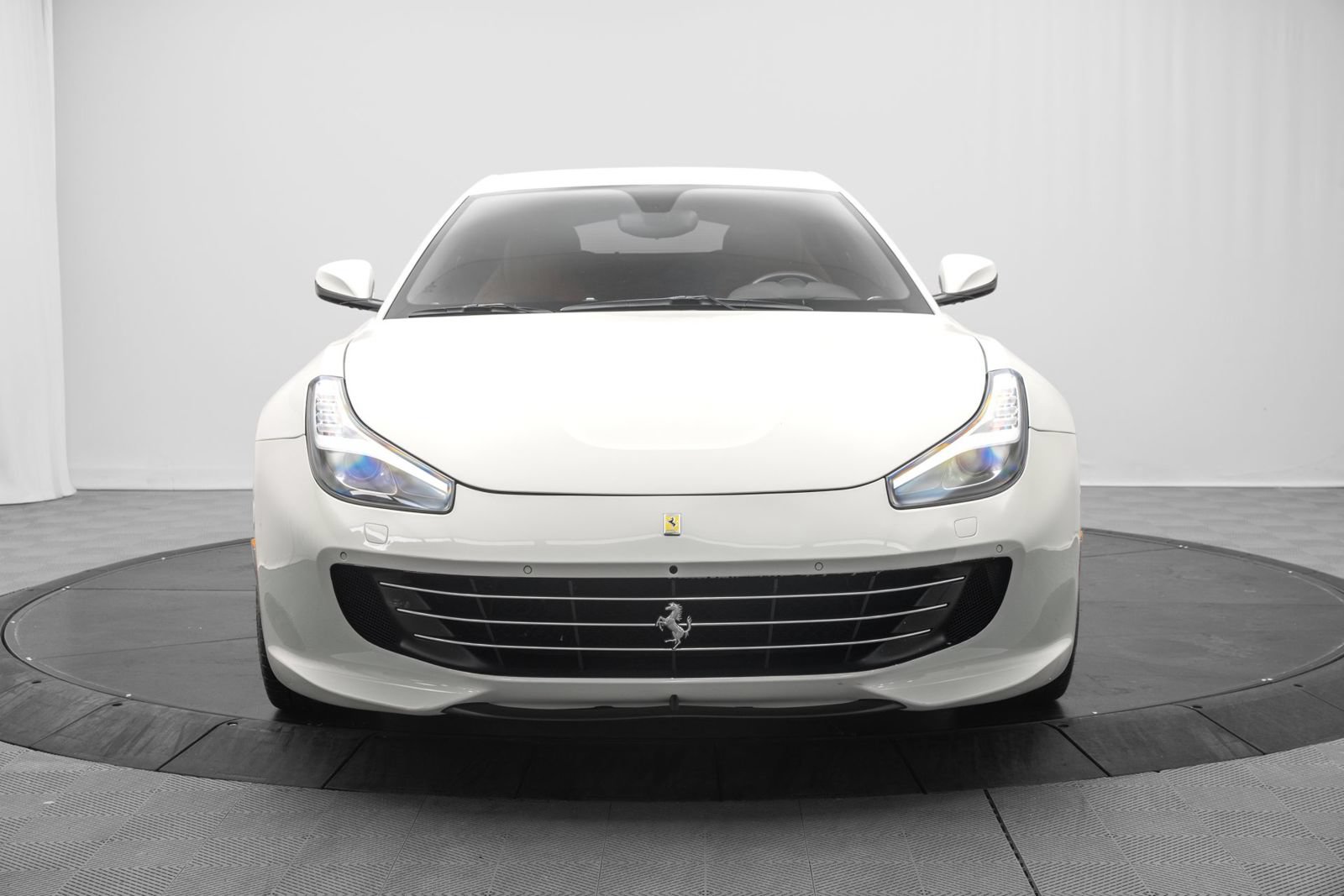 Used 2019 Ferrari GTC4Lusso AWD/4WD image 2