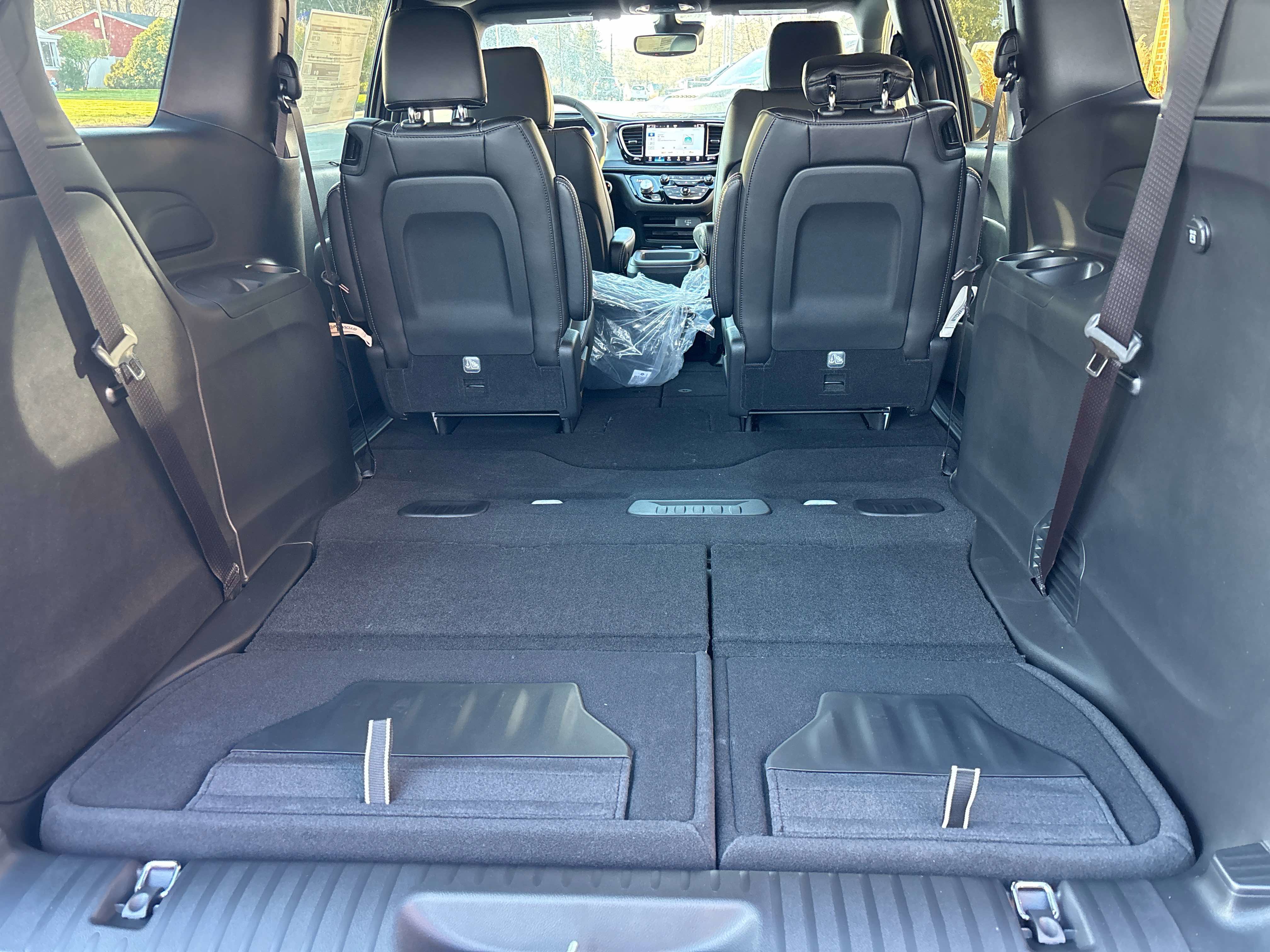 New 2026 Chrysler Pacifica Select image 7