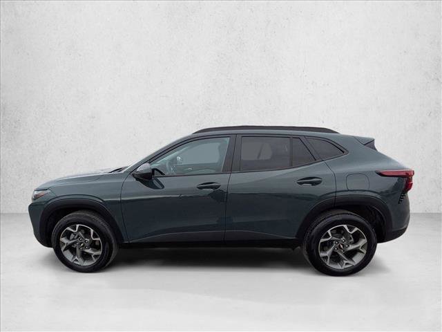Used 2025 Chevrolet Trax LT FWD image 9