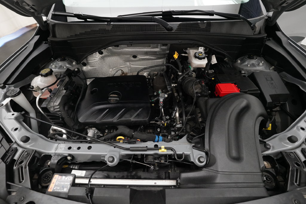 Used 2025 Chevrolet TrailBlazer LT AWD/4WD image 3