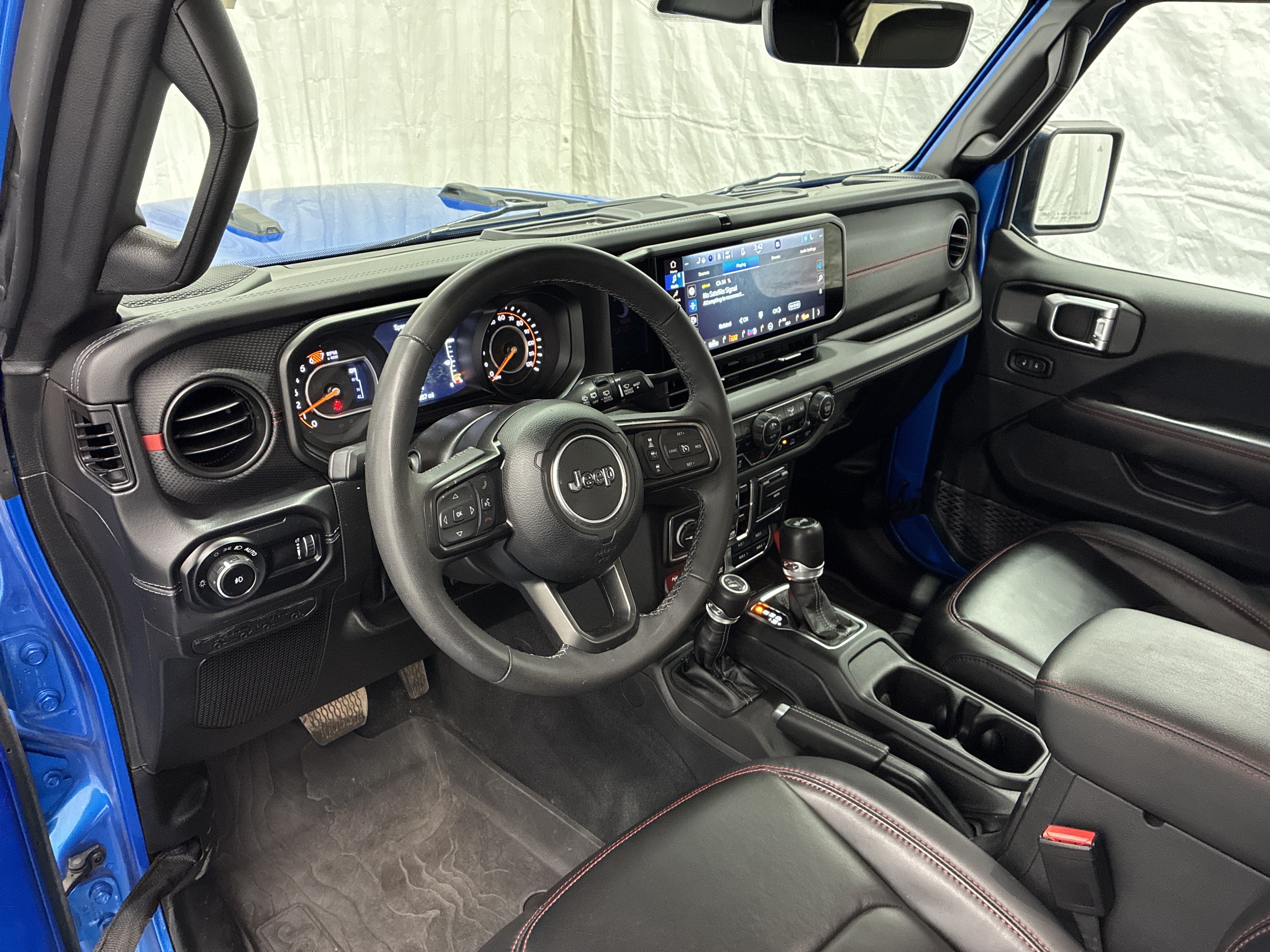 Certified 2025 Jeep Wrangler Unlimited Rubicon w/ Safety Group AWD/4WD image 14