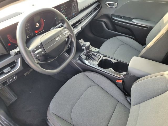 Used 2025 Kia K4 LX image 8